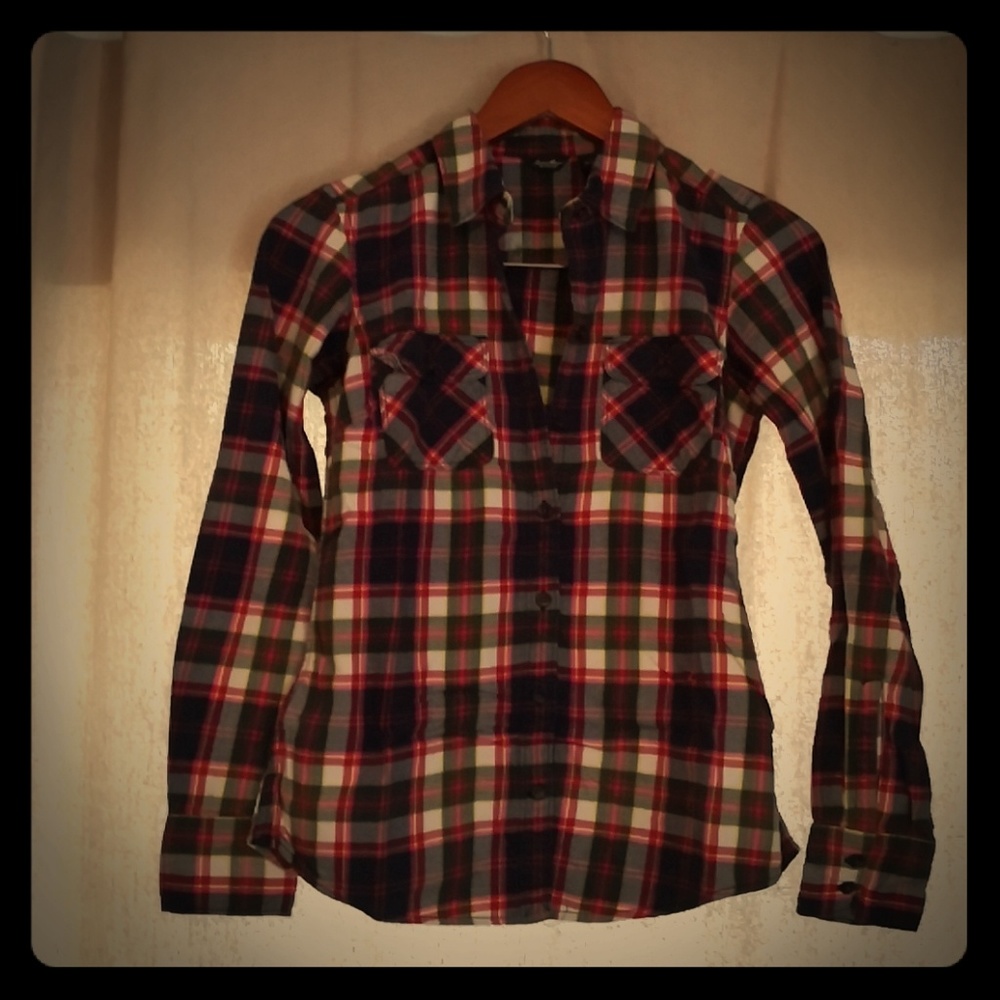 Long sleeve plaid shirt